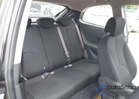 2009 Hyundai Accent Gs z USA, uszkodzony, nr VIN KMHCM36C39U142283